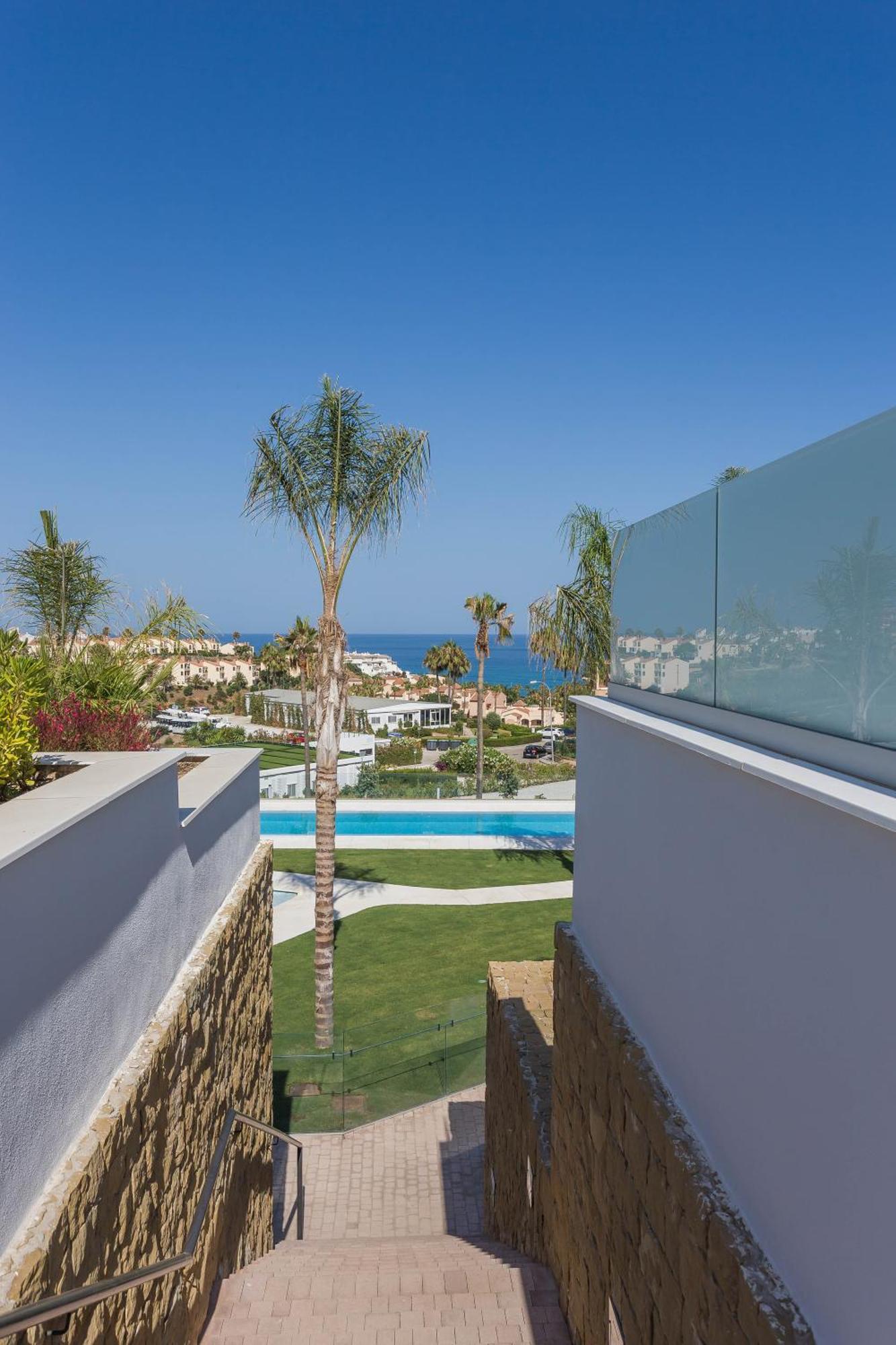 Luxury 2Br Seaviews - Santa Barbara Heights Apartment ฟูเอนฮิโรลา ภายนอก รูปภาพ
