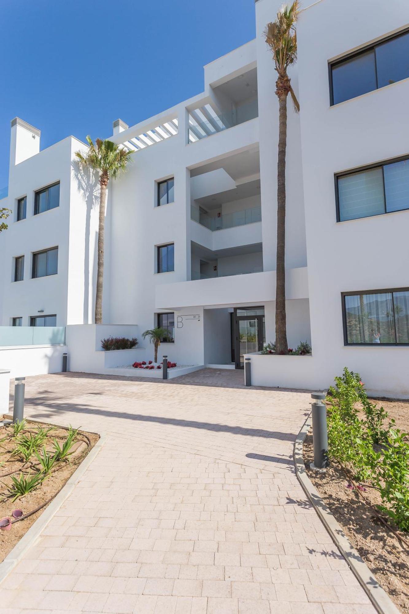 Luxury 2Br Seaviews - Santa Barbara Heights Apartment ฟูเอนฮิโรลา ภายนอก รูปภาพ