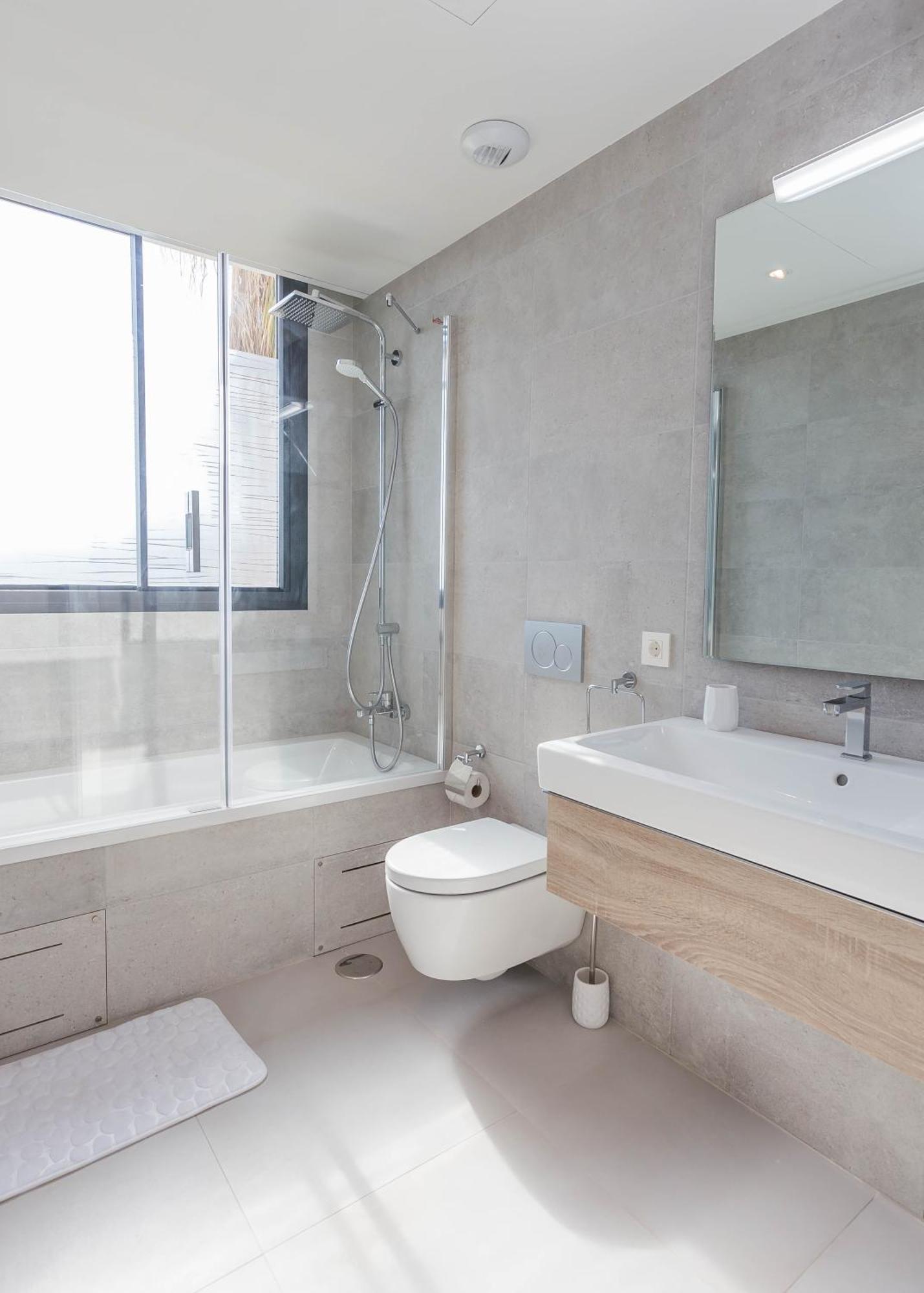 Luxury 2Br Seaviews - Santa Barbara Heights Apartment ฟูเอนฮิโรลา ภายนอก รูปภาพ
