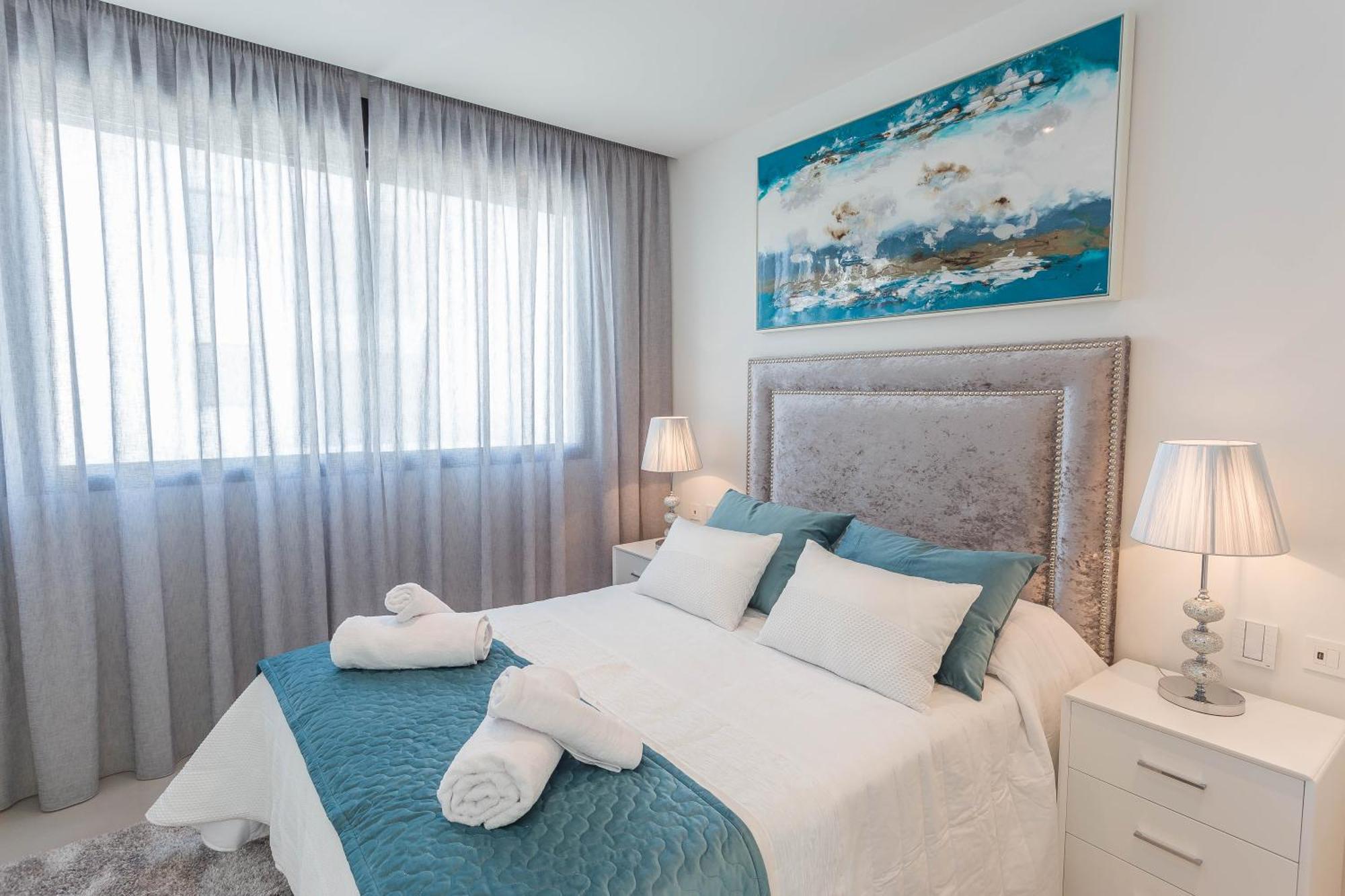 Luxury 2Br Seaviews - Santa Barbara Heights Apartment ฟูเอนฮิโรลา ภายนอก รูปภาพ
