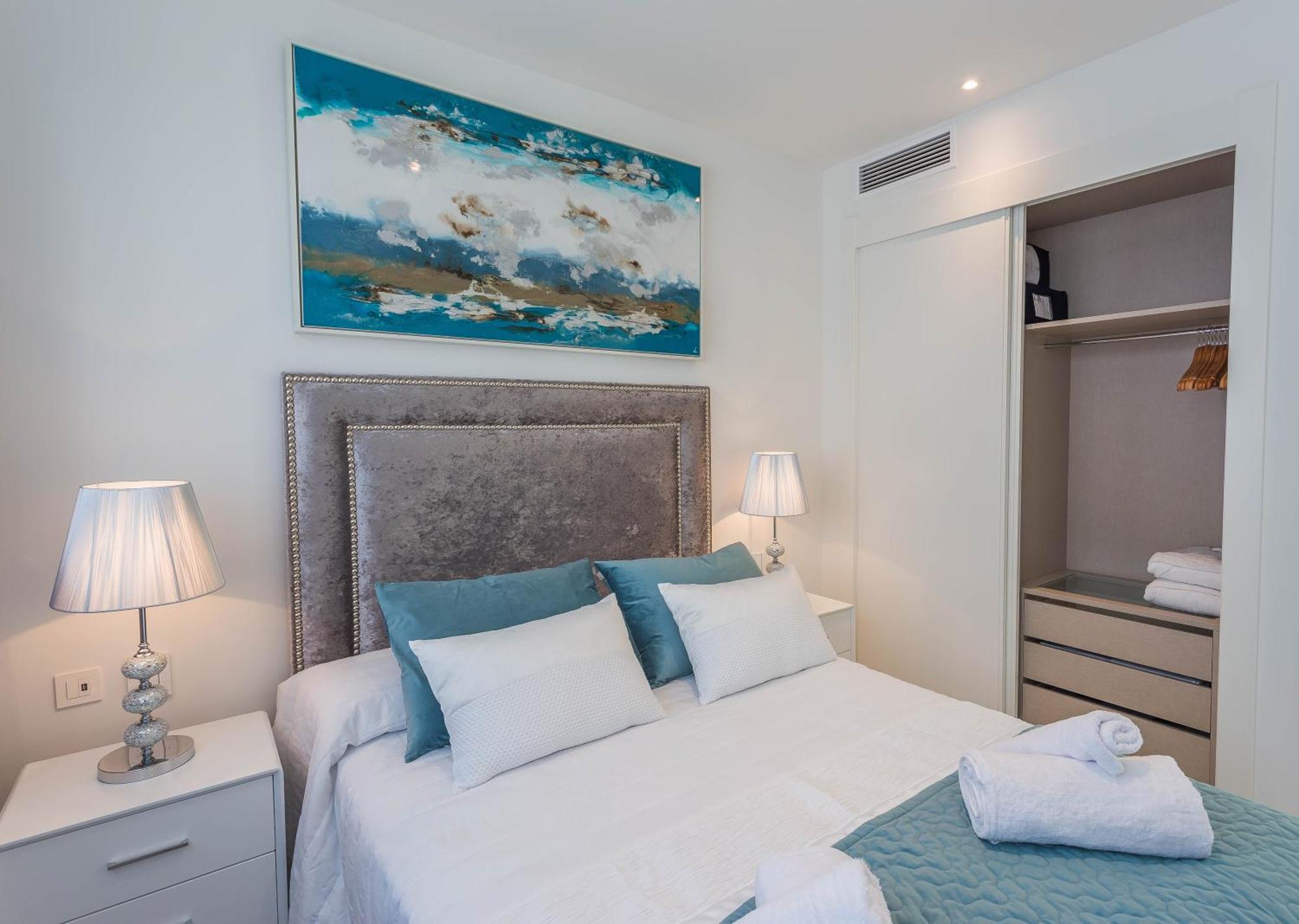 Luxury 2Br Seaviews - Santa Barbara Heights Apartment ฟูเอนฮิโรลา ภายนอก รูปภาพ