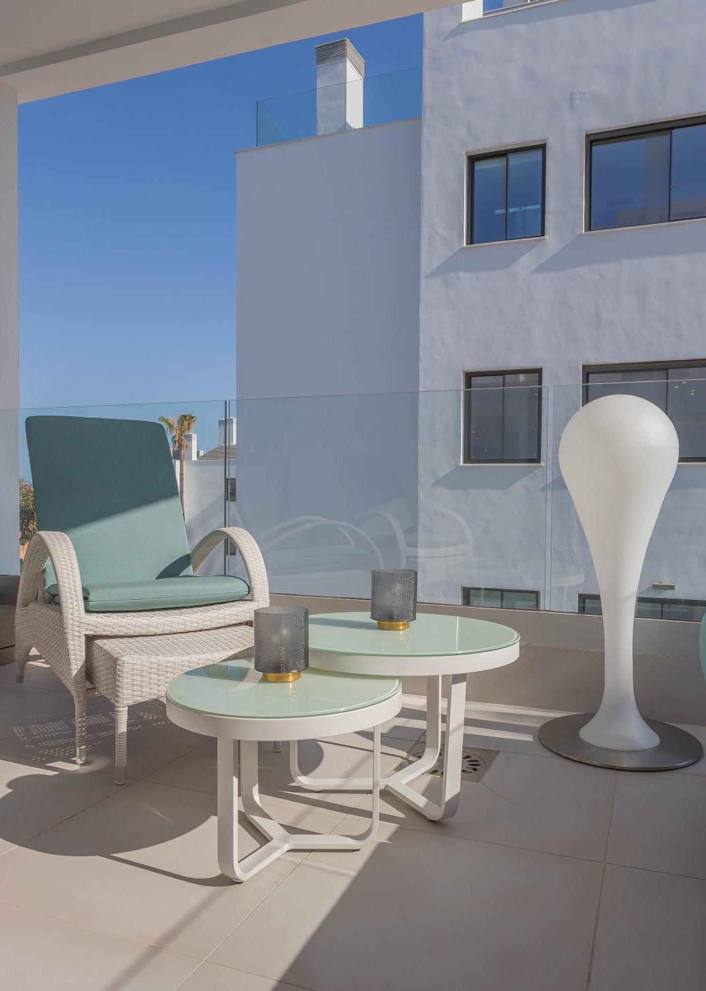 Luxury 2Br Seaviews - Santa Barbara Heights Apartment ฟูเอนฮิโรลา ภายนอก รูปภาพ