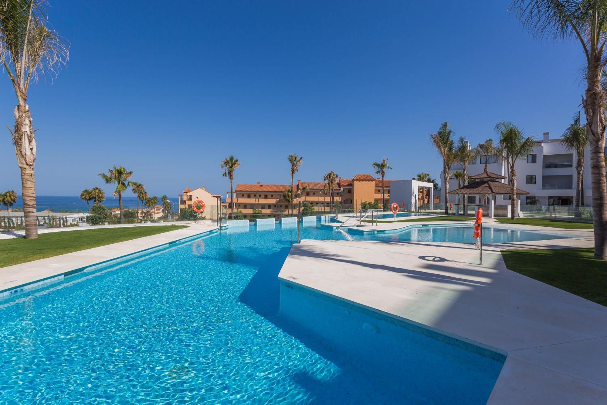 Luxury 2Br Seaviews - Santa Barbara Heights Apartment ฟูเอนฮิโรลา ภายนอก รูปภาพ