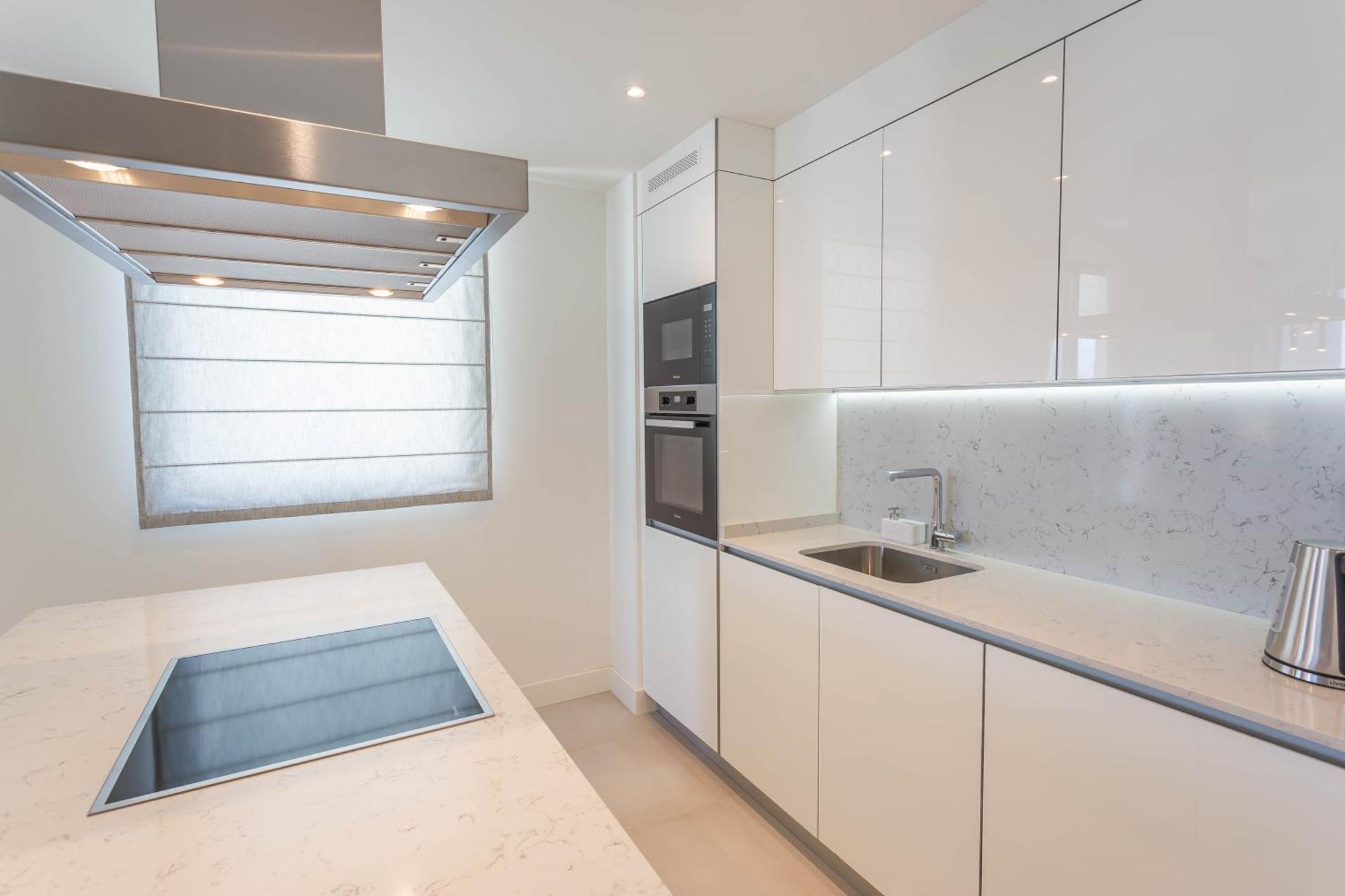 Luxury 2Br Seaviews - Santa Barbara Heights Apartment ฟูเอนฮิโรลา ภายนอก รูปภาพ